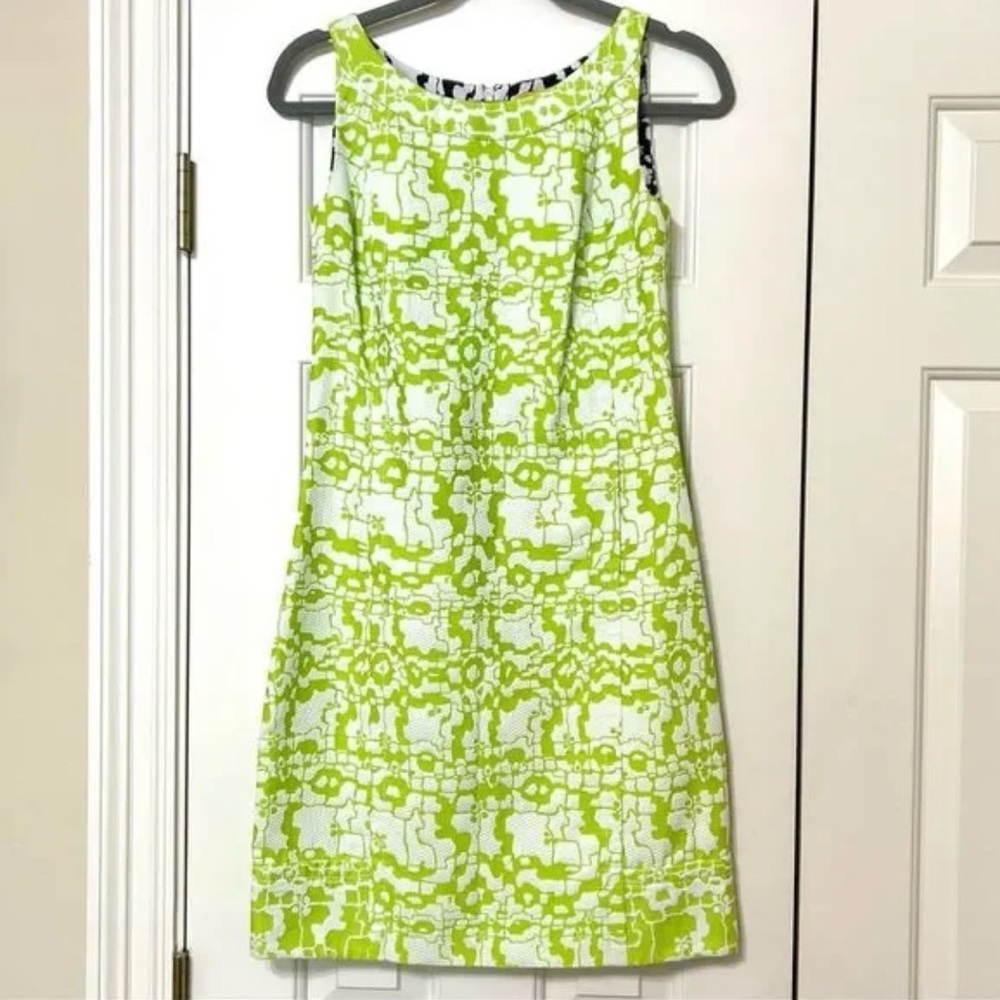 SoCa ST JOHN lime green + white patterned shift dress // size 2
